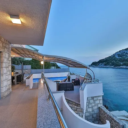 别墅 Antonija 1607