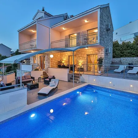 Antonija 1607 Villa